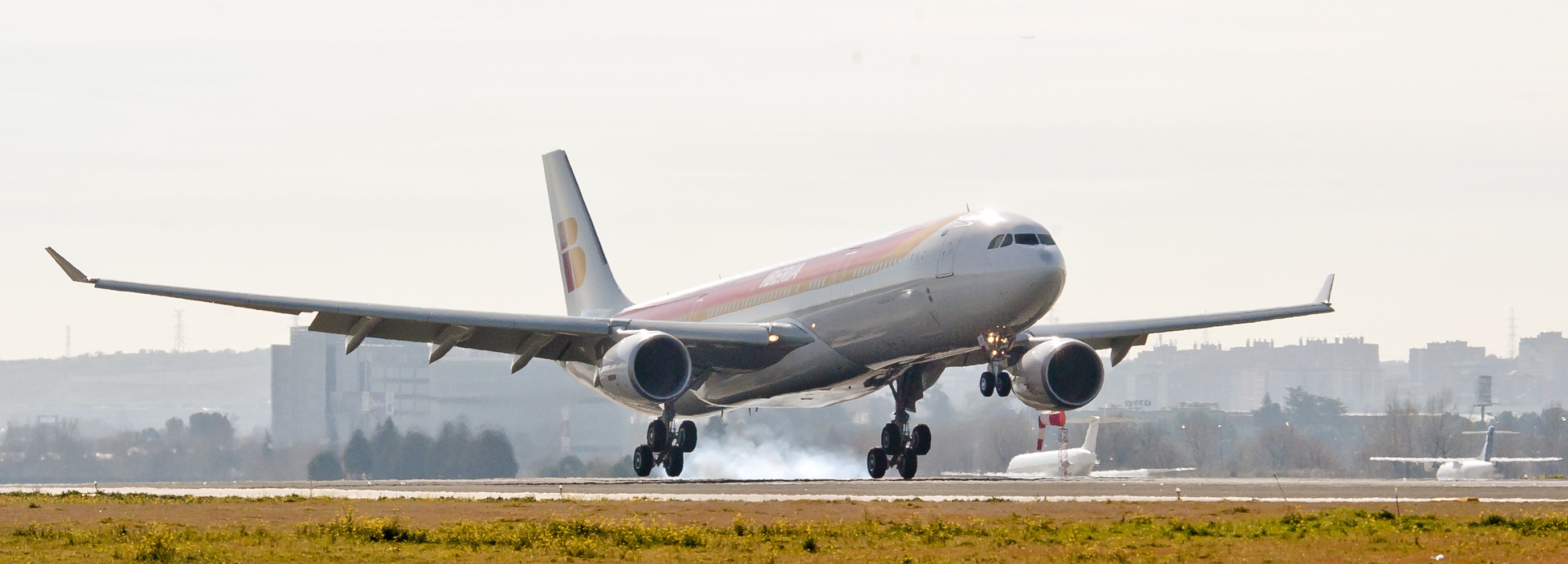 Iberia recibe su primer A330 defendiéndose de los sindicatos Noticias