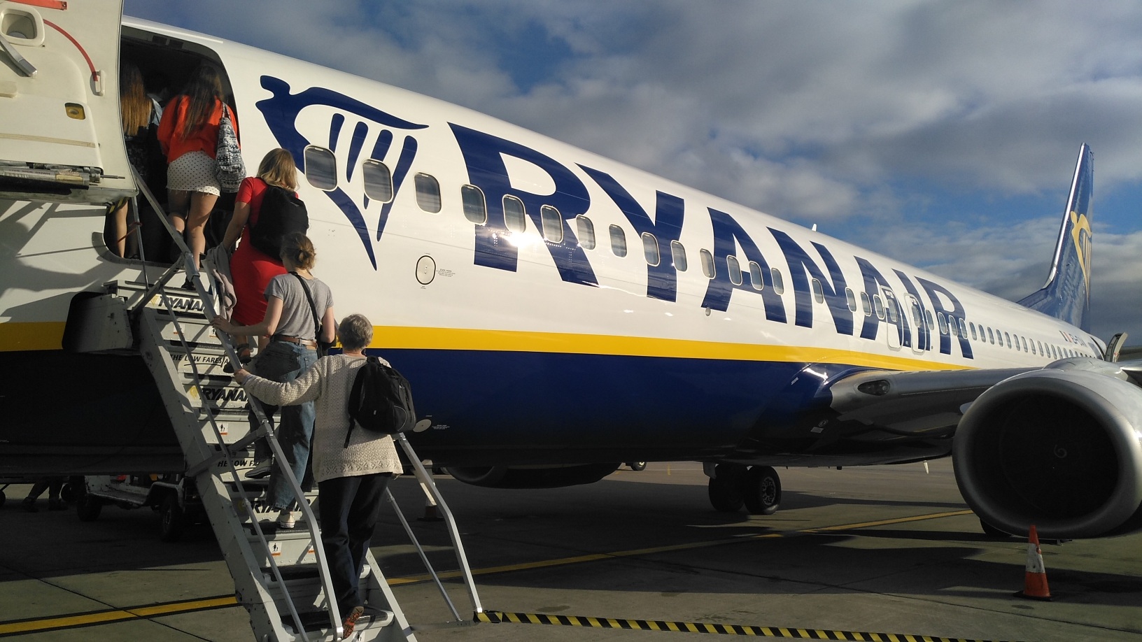 Ryanair presume de puntualidad a la nueva política de equipajes | Noticias de rss2 | Revista de turismo Preferente.com