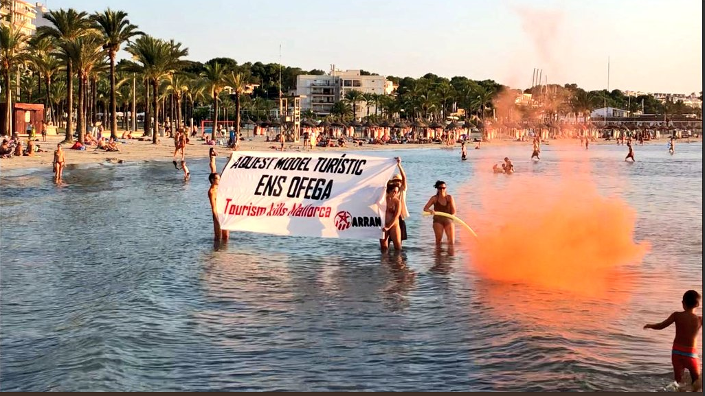 Arran-protesta-Playa-El-Arenal.png