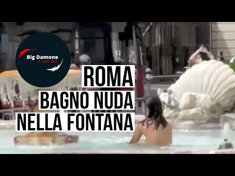 Una Mujer Se Ba A Desnuda En La Fuente De La Plaza Colonna De Roma Noticias De Video Videos